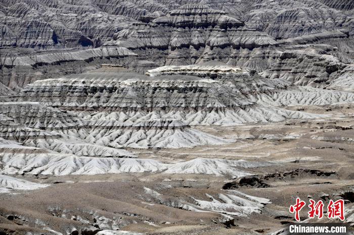 4月5日，西藏阿里札達(dá)土林?！±盍?攝