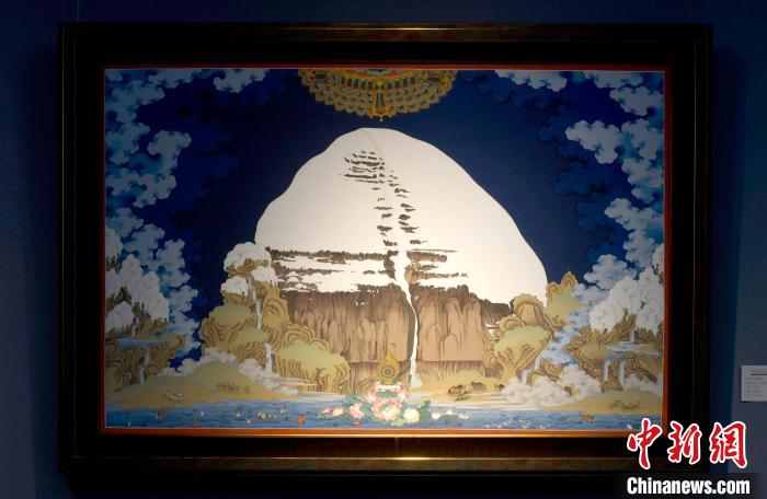 圖為5月16日，展覽中新創(chuàng)唐卡作品《岡底斯山》?！±盍?攝