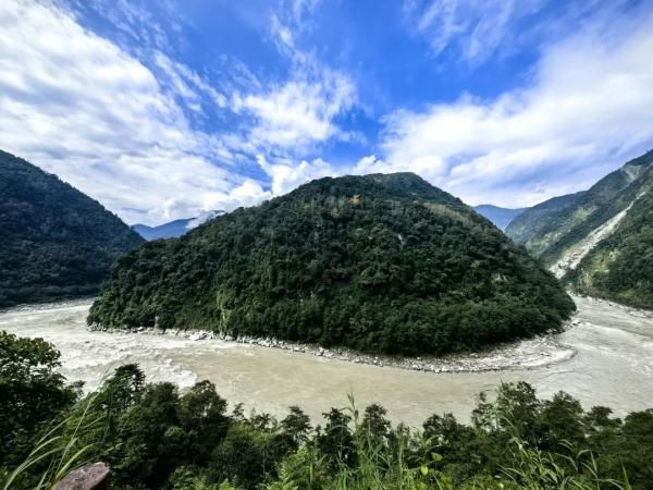 幾代建設(shè)者，歷經(jīng)半個多世紀(jì)完成！這是一條怎樣的公路？