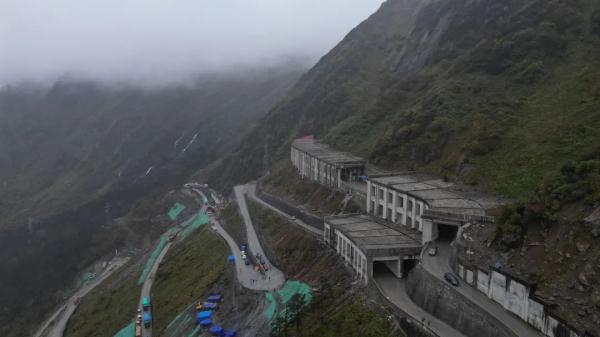 幾代建設(shè)者，歷經(jīng)半個多世紀(jì)完成！這是一條怎樣的公路？