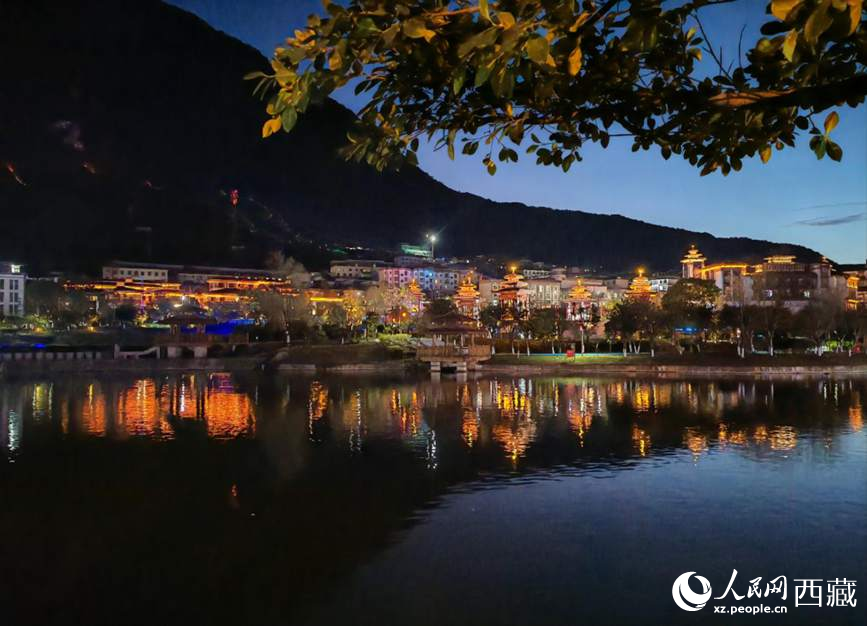墨脫縣夜景。人民網(wǎng) 李海霞攝