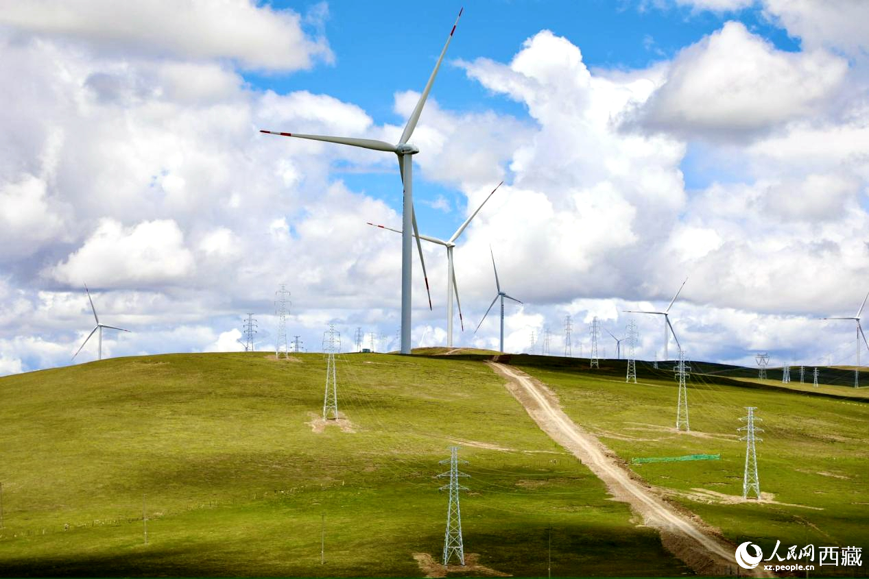 西藏那曲市色尼區(qū)的歐瑪亭嘎風(fēng)電場。